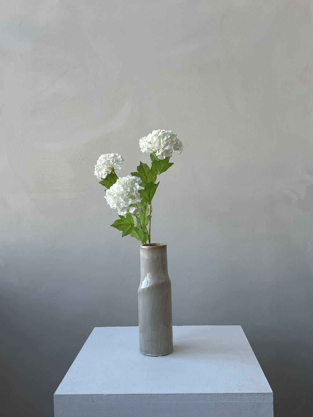 The Hydrangea Trio Stem - White